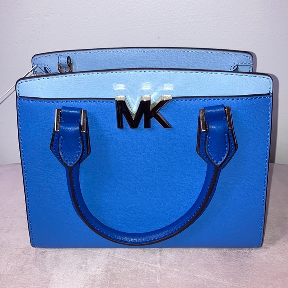 Michael Kors Handbags - 🌟Michael Kors Oxford Messenger Purse